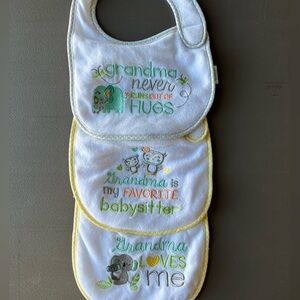 Grandma loves you bibs